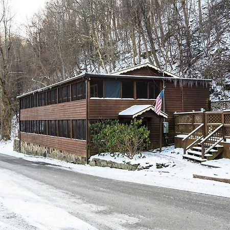 River Front Resort Elkins Bagian luar foto