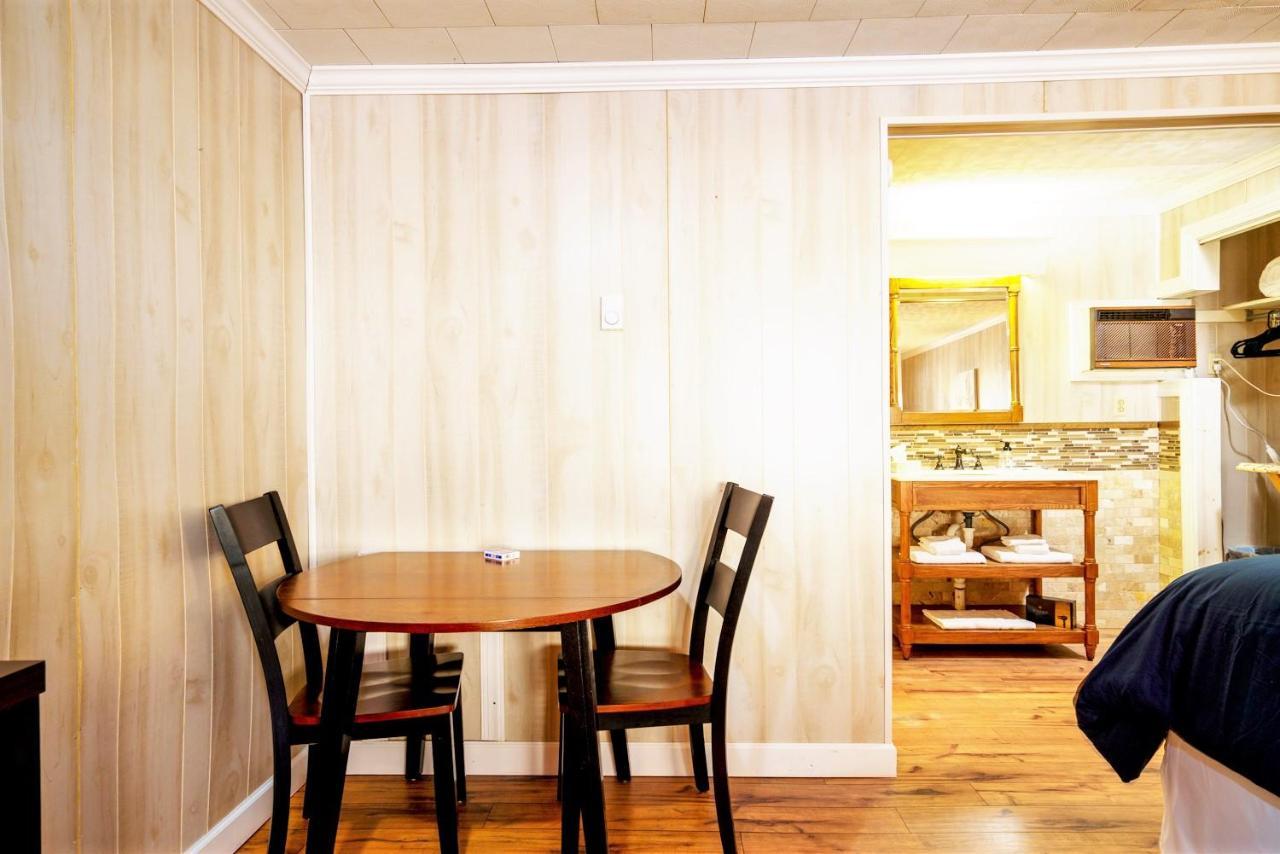 River Front Resort Elkins Bagian luar foto