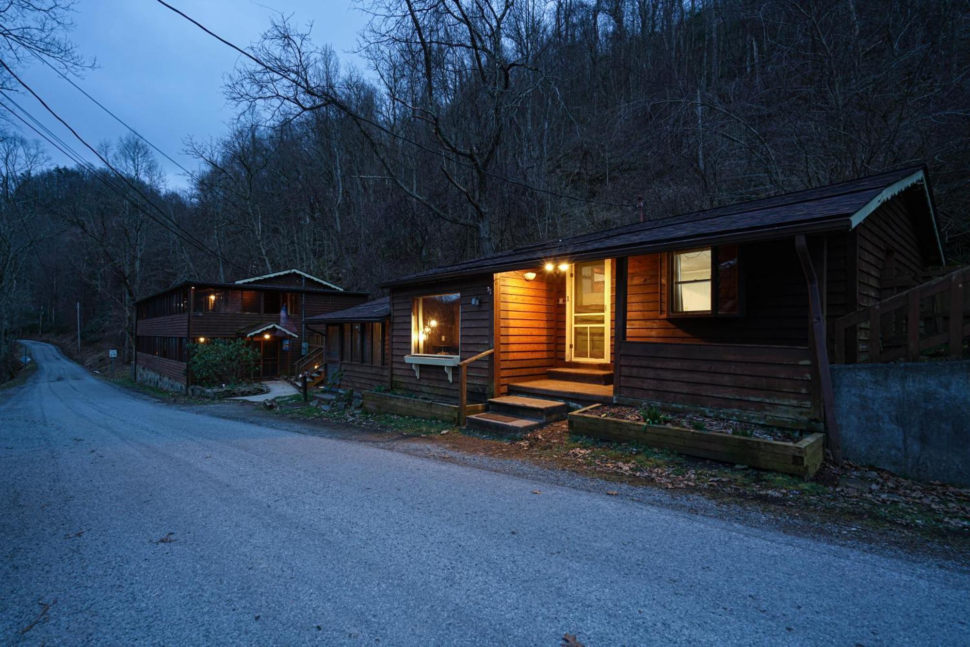 River Front Resort Elkins Bagian luar foto