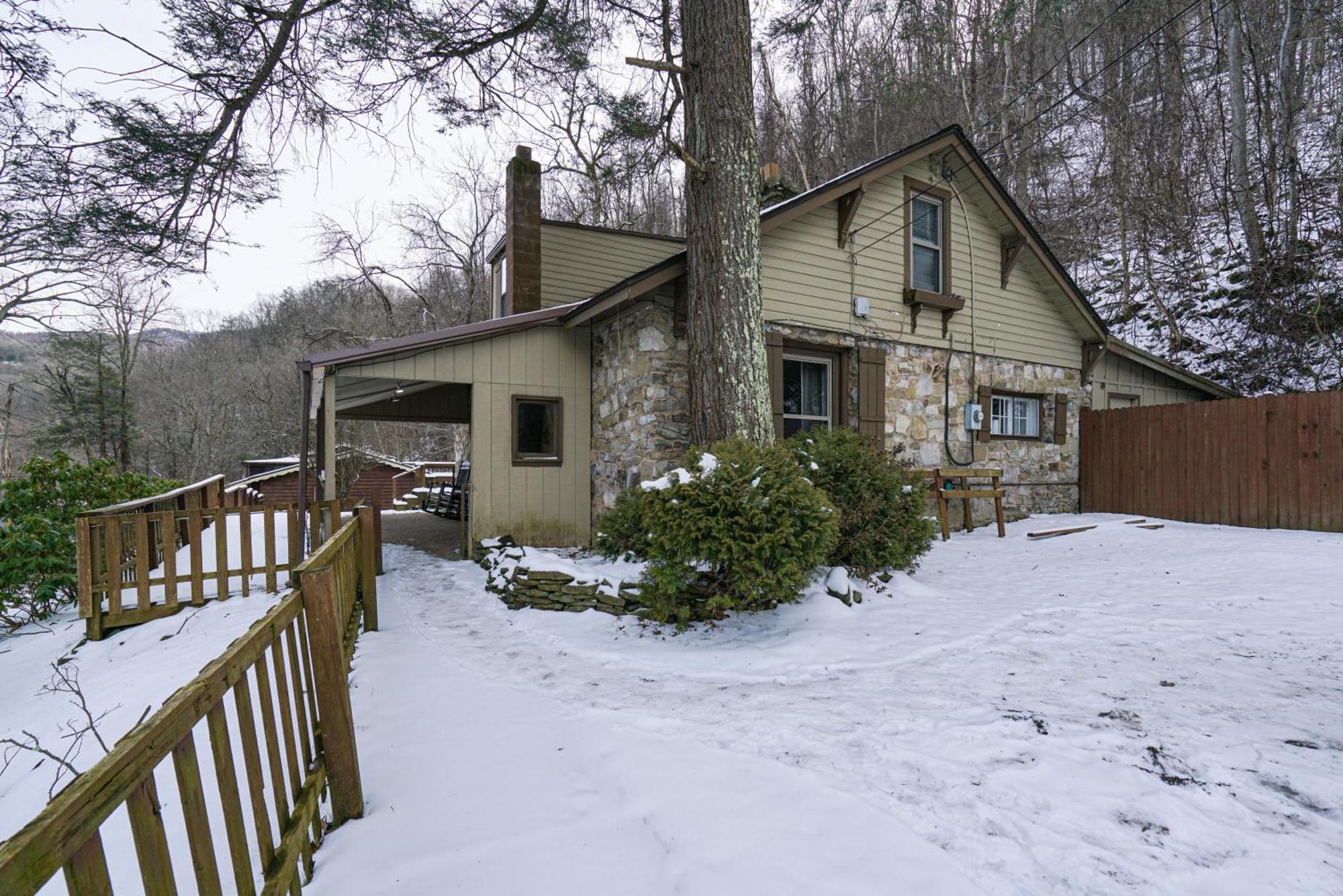 River Front Resort Elkins Bagian luar foto