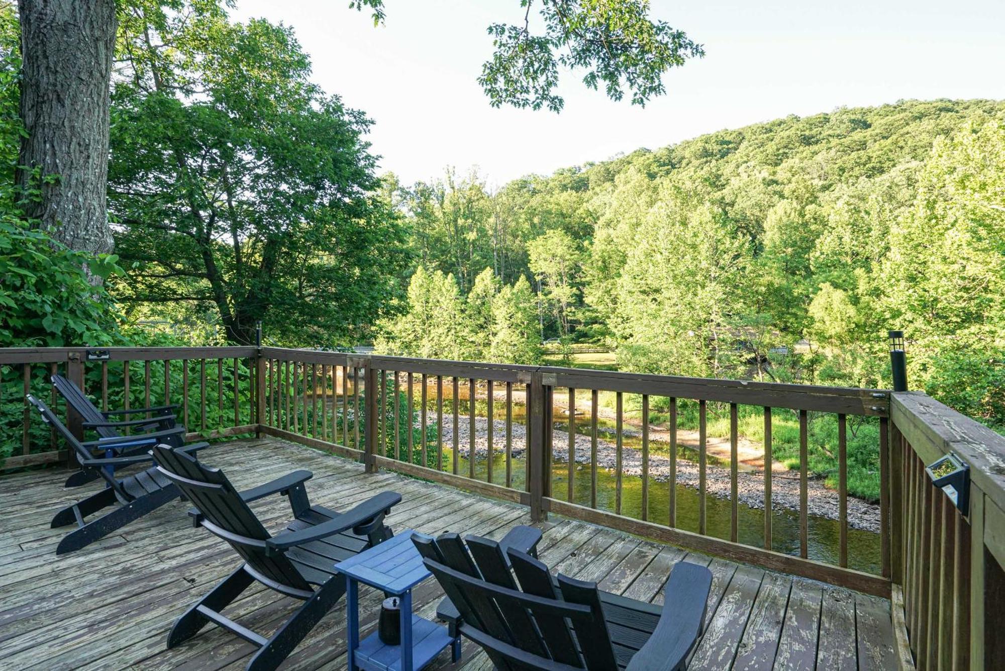River Front Resort Elkins Bagian luar foto