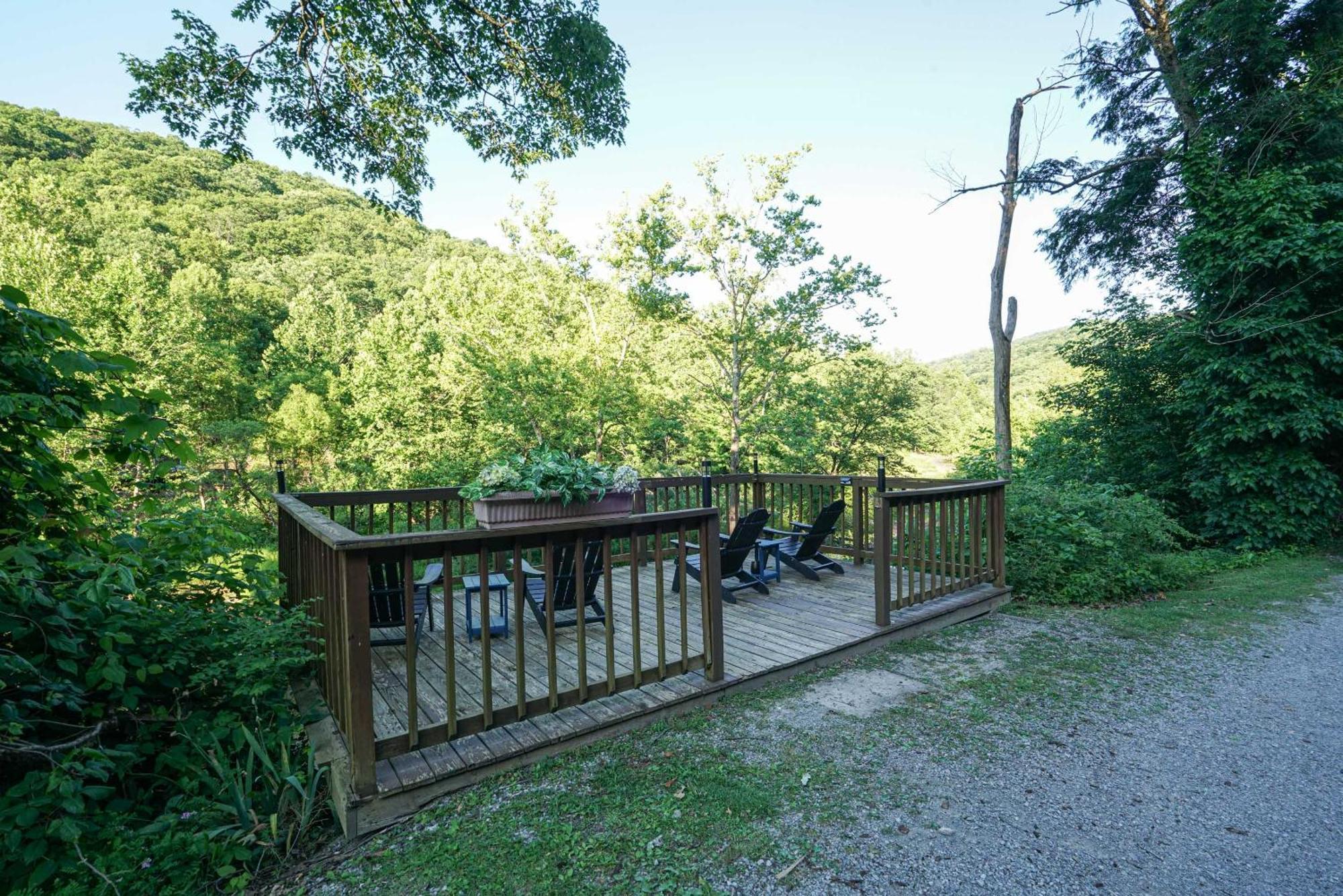 River Front Resort Elkins Bagian luar foto